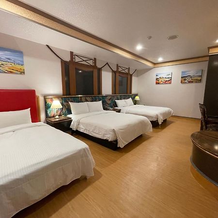 Wenpin Hotel - Pier 2 Καοσιούνγκ Εξωτερικό φωτογραφία