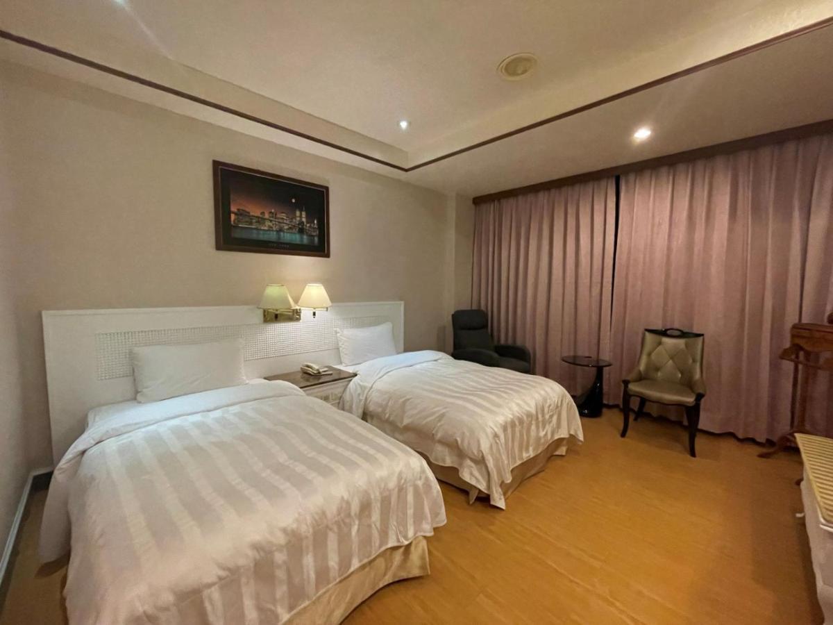 Wenpin Hotel - Pier 2 Καοσιούνγκ Εξωτερικό φωτογραφία