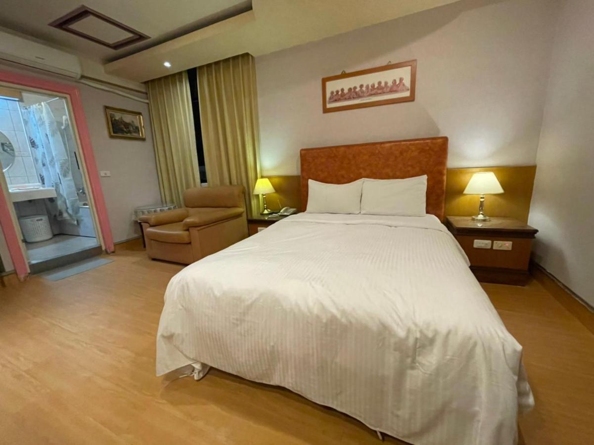 Wenpin Hotel - Pier 2 Καοσιούνγκ Εξωτερικό φωτογραφία