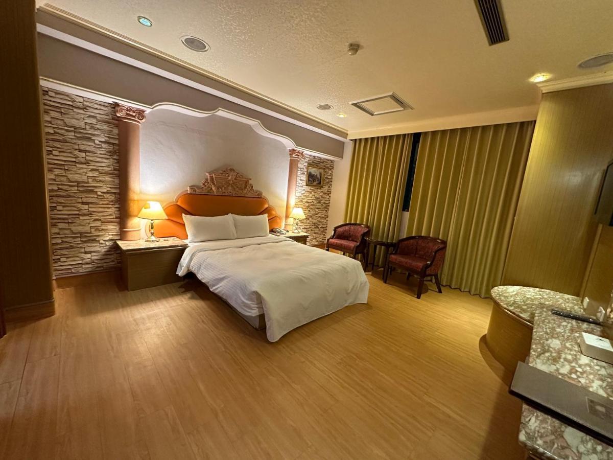 Wenpin Hotel - Pier 2 Καοσιούνγκ Εξωτερικό φωτογραφία