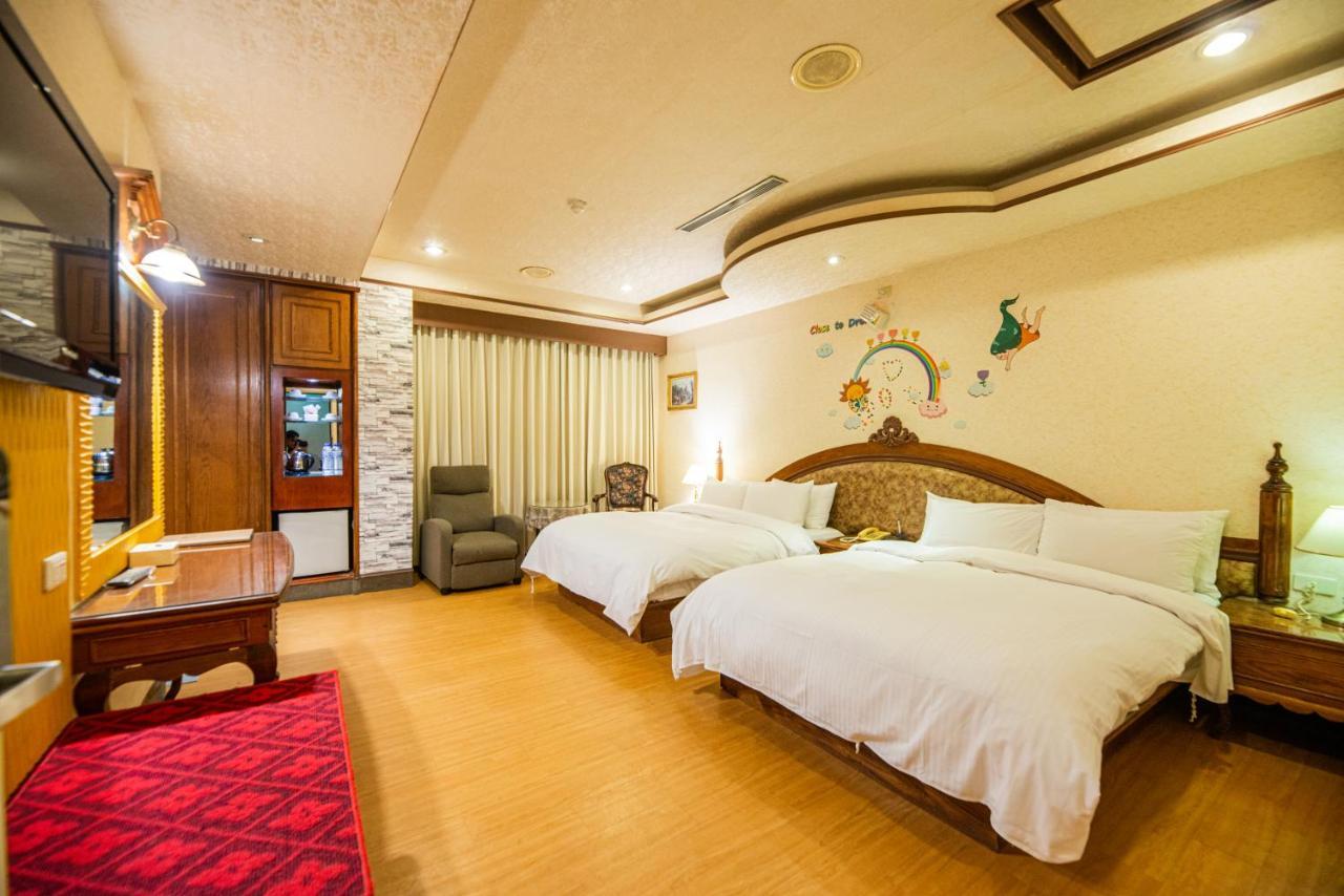 Wenpin Hotel - Pier 2 Καοσιούνγκ Εξωτερικό φωτογραφία