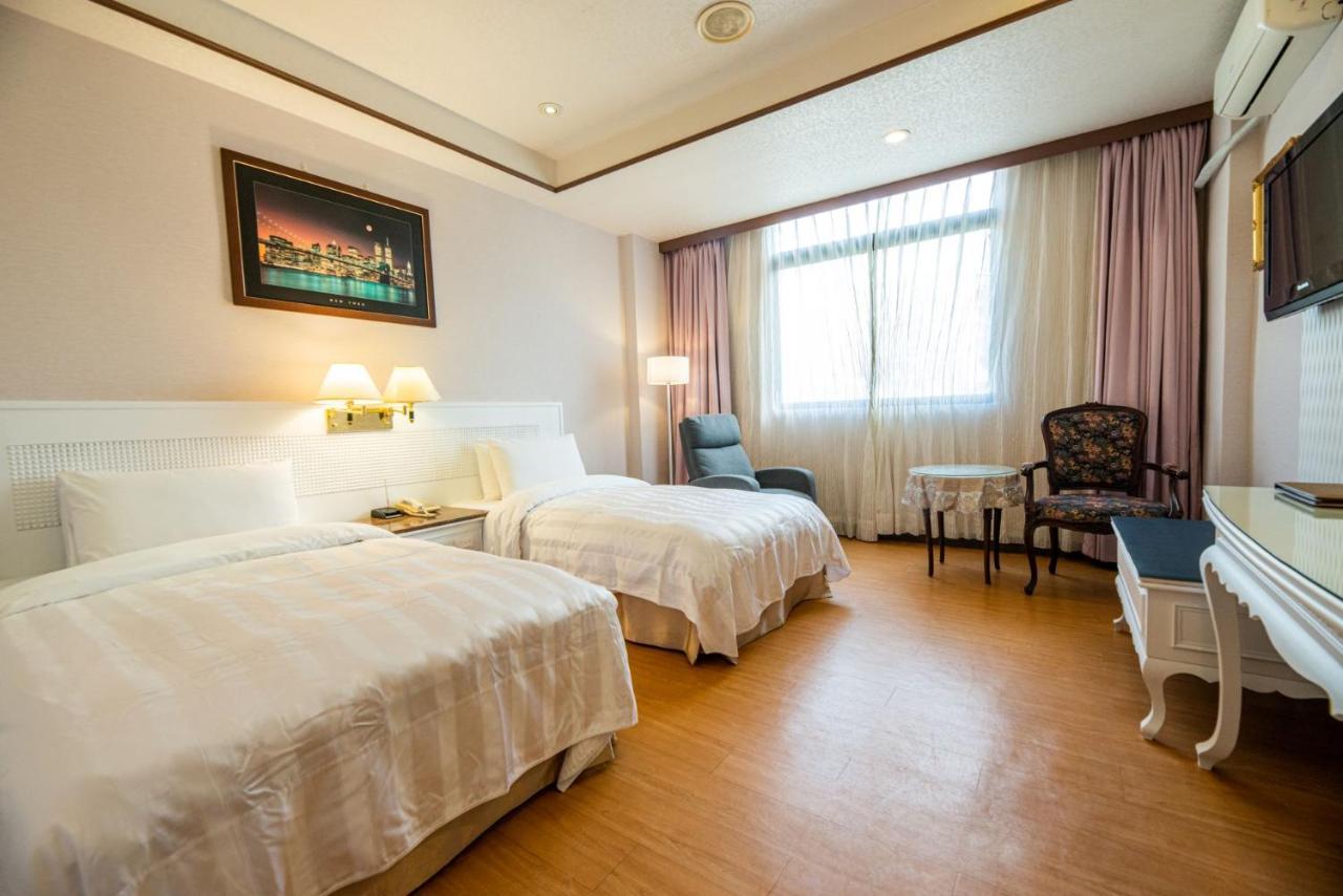 Wenpin Hotel - Pier 2 Καοσιούνγκ Εξωτερικό φωτογραφία
