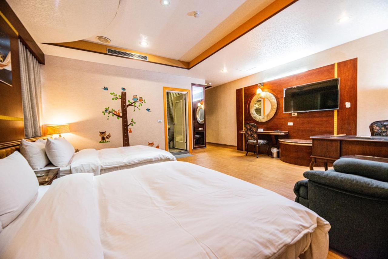 Wenpin Hotel - Pier 2 Καοσιούνγκ Εξωτερικό φωτογραφία